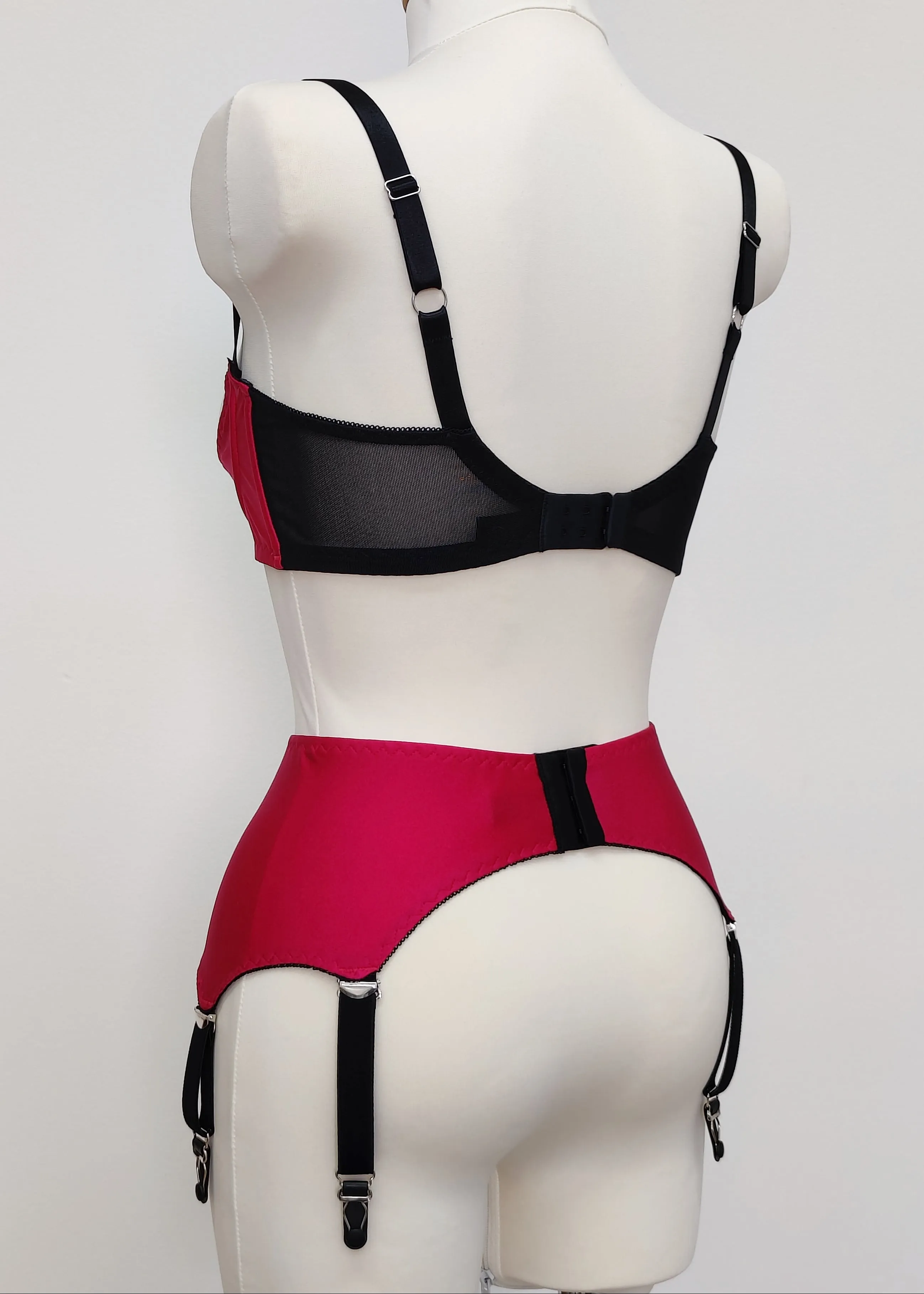 Magenta Pink LOLA 6 strap Garter Belt size M