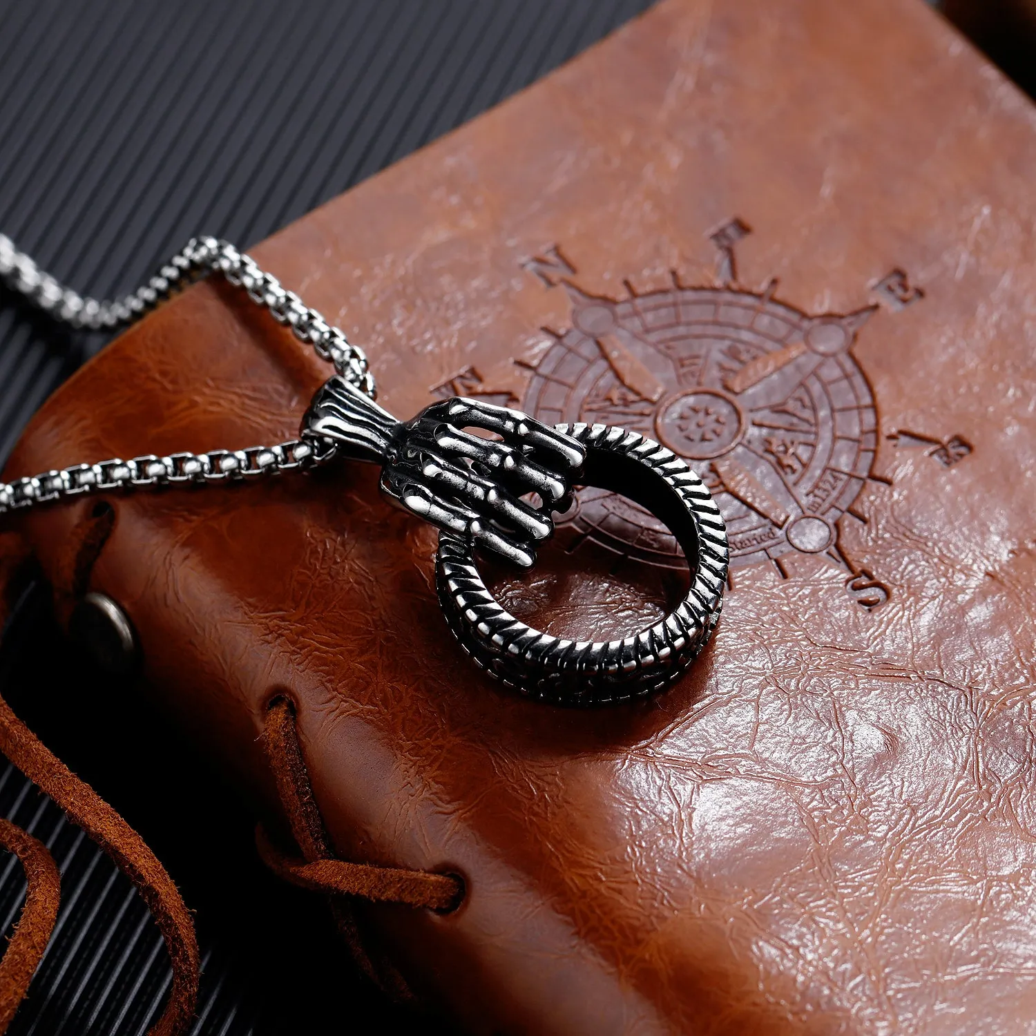 Men's Fashion Victory Pendant Necklace
