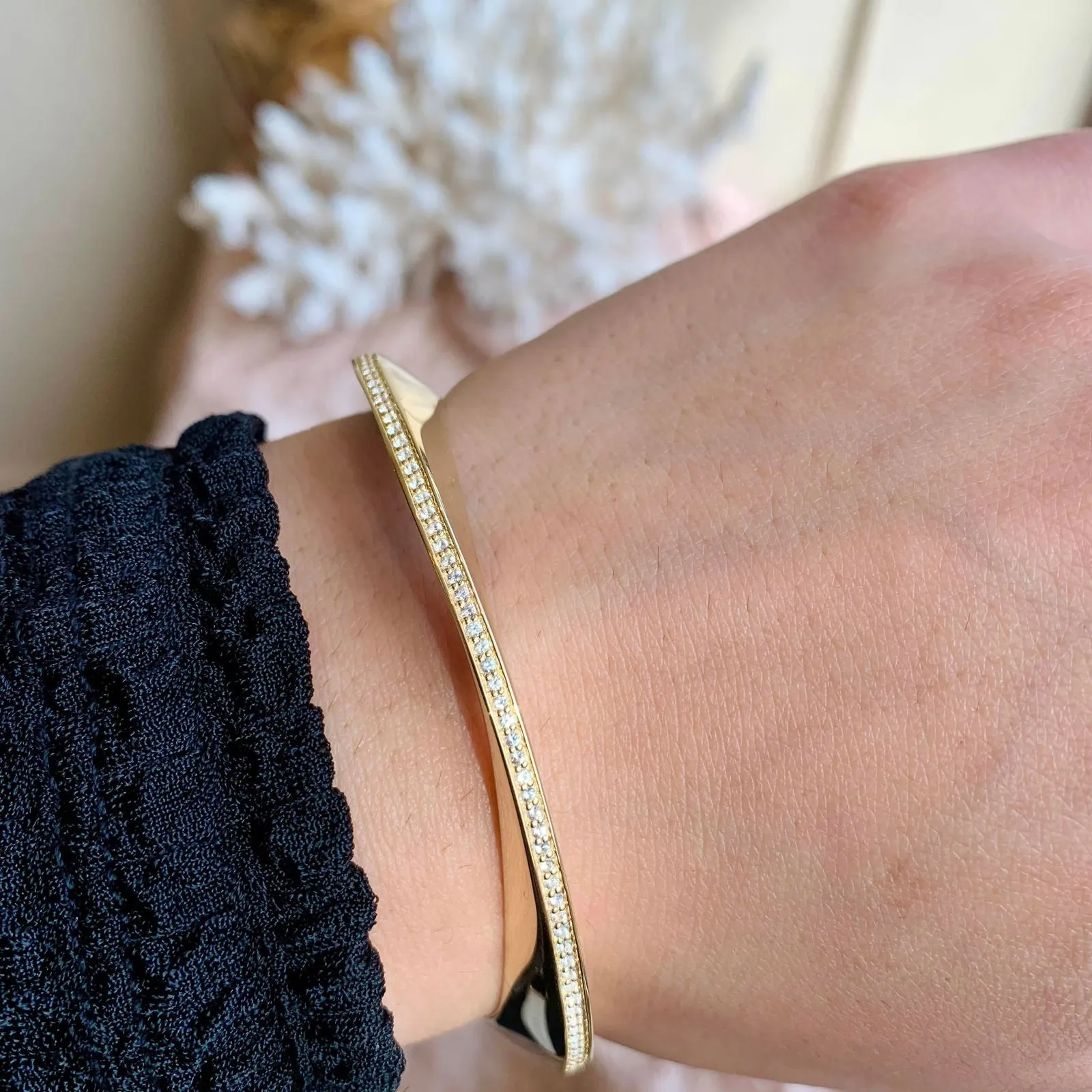 Mobius White Sapphire Bangle